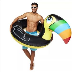 GIANT TOUCAN POOL FLOAT